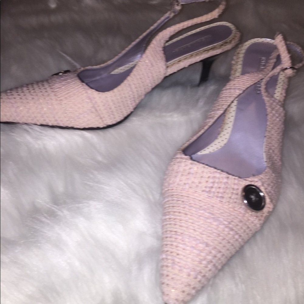 Highlight pointed heels